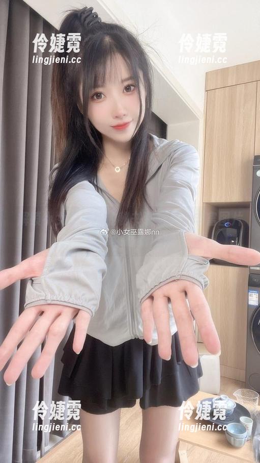 解锁小女巫露娜的秘书装写真，丰富图片带你领略新风潮-伶婕霓