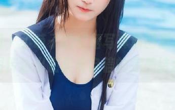 微密圈 - 小萌子的红裙写真原图展示，套图传达出温柔与自信的完美结合