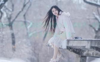 探索小鹿鹿shika兔女郎的梦幻壁纸合集，体验不一样的视觉盛宴，增添生活中的小惊喜！