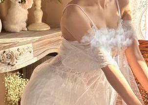 尤果网 - 透过镜头看小琪，校服写真作品集中的甜美与青涩瞬间