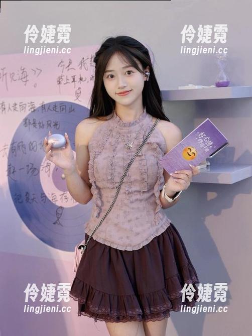 尤果网 - 制服写真套图，张馥棋用独特风格诠释青春与活力的完美视觉盛宴-伶婕霓