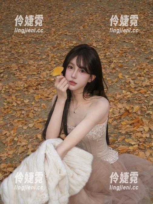 尤果网 - 一看就爱上！杨果果女王的套图作品，简直是美丽的代名词！-伶婕霓