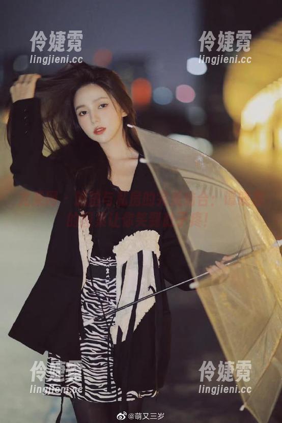 尤果网 - 旅拍与私房的完美结合：谭晓彤的图集让你笑到肚子疼！-伶婕霓