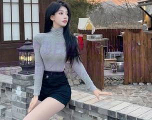 尤果网 - 赵伊彤白丝写真大揭秘，无圣光效果下的别样精彩让人惊艳！