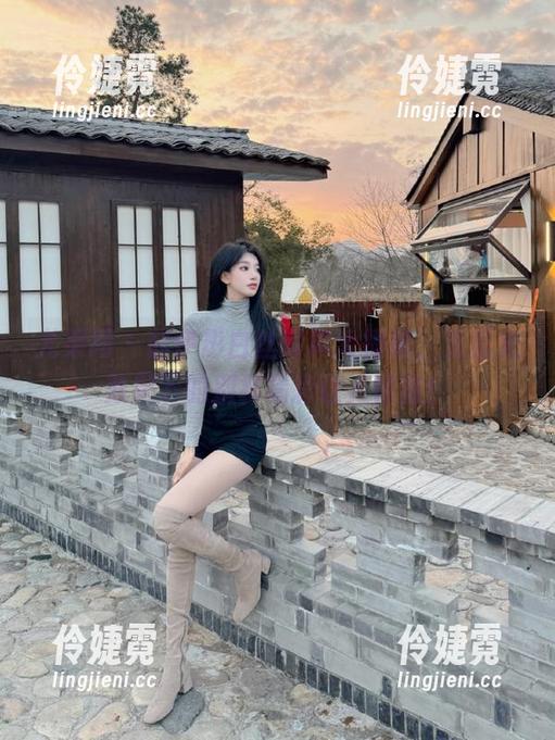 尤果网 - 赵伊彤白丝写真大揭秘，无圣光效果下的别样精彩让人惊艳！-伶婕霓