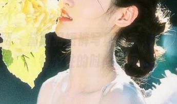 尤果网 - 黛斯羽短裤写真分享，展现她独特个性的时尚瞬间