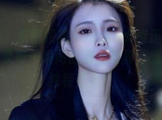 尤物馆 - 亲密接触Amrita贞贞运动：用图片记录每一瞬间的动人写真，感受她的独特魅力！