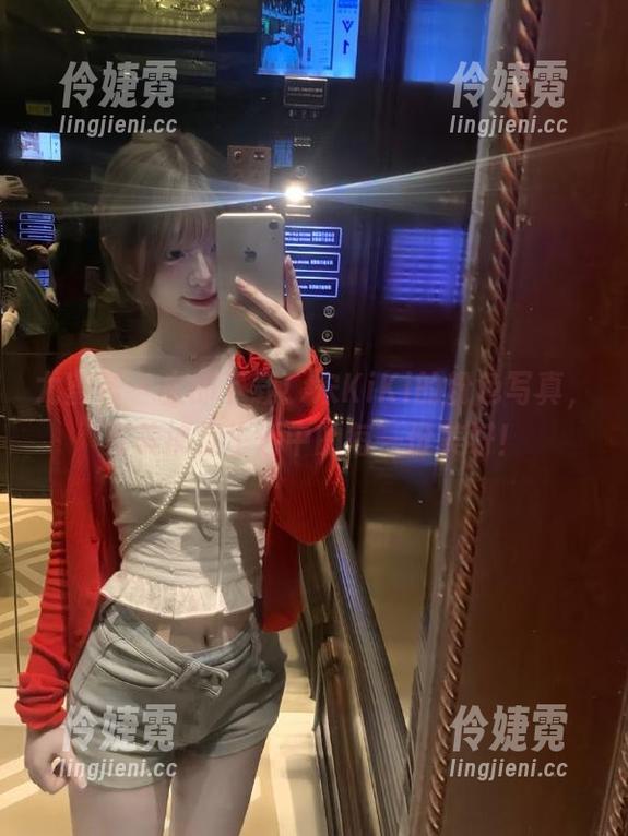 尤蜜荟 - 立即下载！宋KiKi的粉色写真，完美捕捉生活中的每一份美好！-伶婕霓