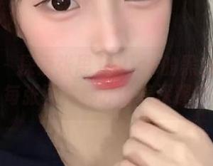 尤蜜荟 - 探索张思允Nice的黑白私房摄影：每张图片都诉说着深邃的故事