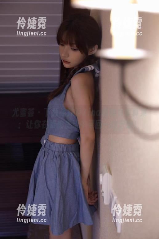 尤蜜荟 - 下载战姝羽Zina的修女写真集：让你在繁忙生活中寻回一丝宁静！-伶婕霓