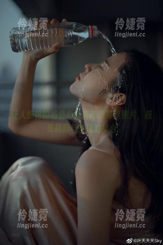让人惊艳的屿鱼办公室高清写真照片，感受摄影与生活的结合-伶婕霓