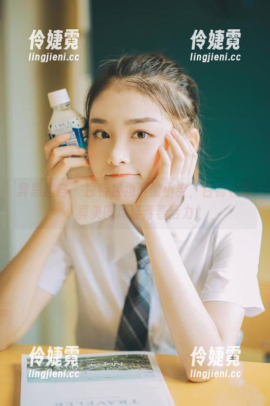 异思趣向 - 独特视角下的小宝，白衬衫写真美图尽显青春活力-伶婕霓