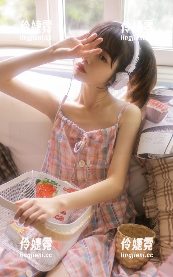 微密圈 - 张鑫baby的写真美图分享：黑红碰撞带来的艺术新体验-伶婕霓