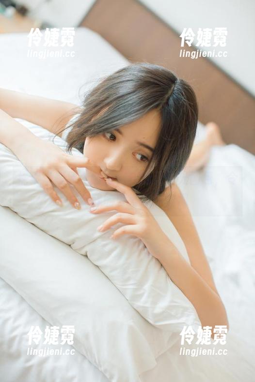 探索“想要个公主抱”的无圣光图包,令人陶醉的可爱袜子时间-伶婕霓 探索“想要个公主抱”的无圣光图包,令人陶醉的可爱袜子时间-伶婕霓