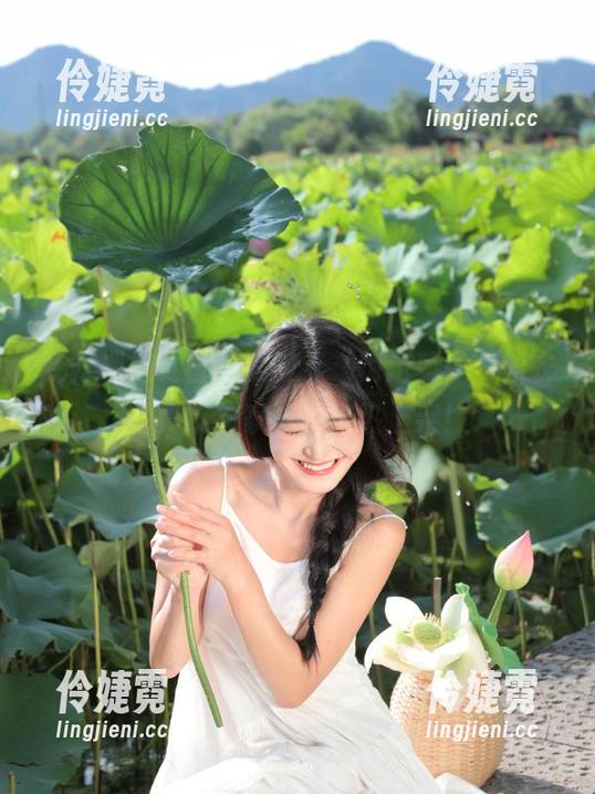 轻松拥抱夏日的浪漫，“抱走莫子”泳衣写真集独家资源火热上架！-伶婕霓