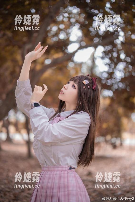 “无颜小天使wy”红裙写真：获取最美姿态的资源与心动瞬间-伶婕霓