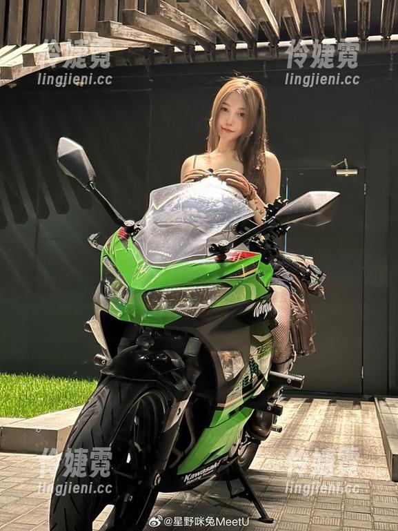 花吃了那女孩的秘密：星野咪兔高清写真捕捉青春的灵动-伶婕霓