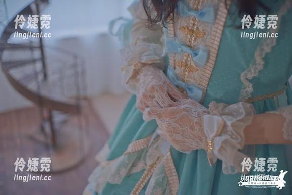 精美高清图包：木花琳琳是勇者的沙皇炸弹写真全新体验-伶婕霓