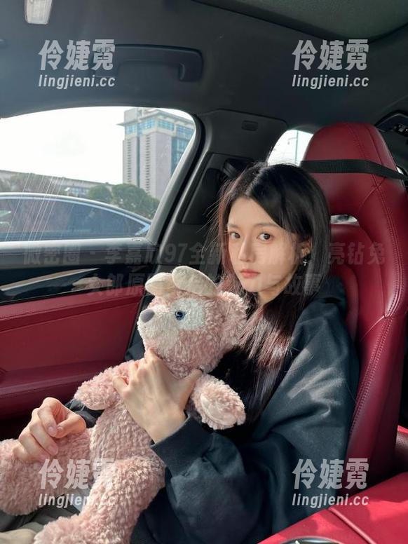 微密圈 - 李嘉欣97全新私房解析：亮钻兔女郎原图背后的魅力与故事-伶婕霓