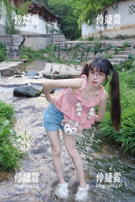 果团网 - 周妍希学妹的独特魅力，写真作品精选合集全解析-伶婕霓