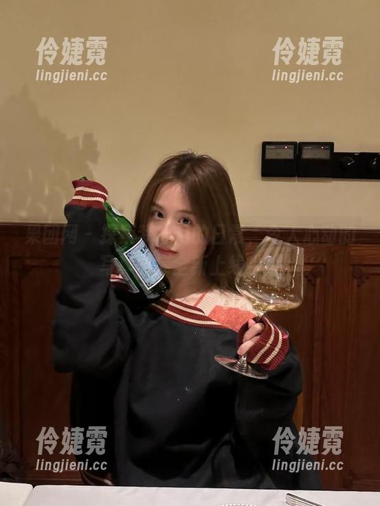 果团网 - 探索梦心月的日常，令人心动的写真图库全新上线啦！-伶婕霓