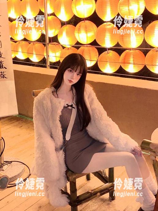 果团网 - 陈迪娅泳池套图，一波清凉来袭，资源真有这么好看？-伶婕霓