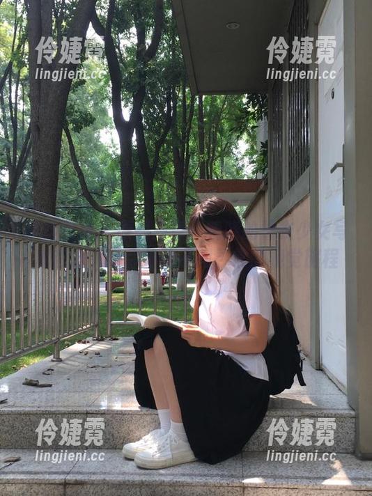 梦丝女神 - 原图独享：晓晓的黑衣少女写真艺术，带你体验不同寻常的视觉旅程-伶婕霓