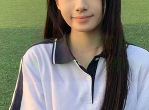 微密圈 - 梦里一只喵带来的私拍资源，车内丝袜秀让每个瞬间都充满故事与诗意