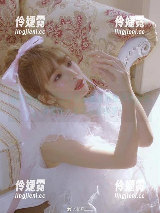 森萝财团 - 乃乃子最新裸足图集免费分享，发现每一张背后的故事！-伶婕霓