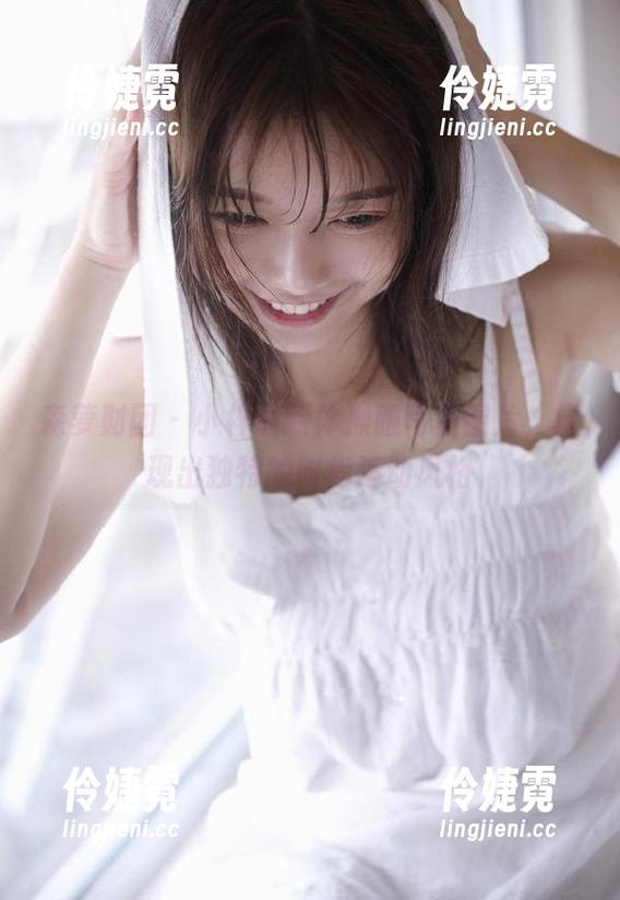 森萝财团 - 小梓最新体操服写真图片，展现出独特的时尚运动风格-伶婕霓