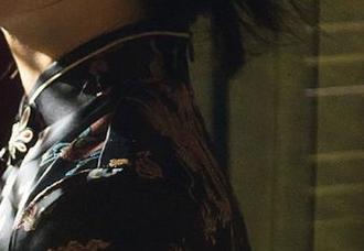 探索青春之美，森萝财团私拍红色校服美足少女套图让你心动不已
