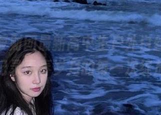 观看森萝财团最新高中生户外白丝图包，记录青春岁月的每一次绽放