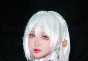 椒妮佐仁写真新更新，妹妹与你分享她的独特时尚视角！