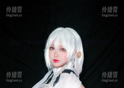 椒妮佐仁写真新更新，妹妹与你分享她的独特时尚视角！-伶婕霓
