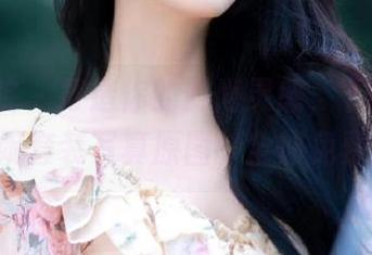 模范学院 - 打造你的时尚灵感，下载Laura张小妮套装写真原图，全部免费获取！