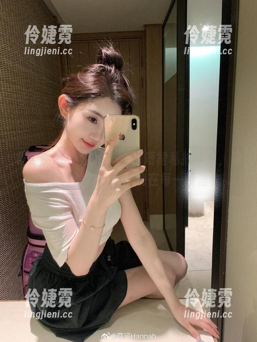 模范学院 - SOLO-尹菲短裙私拍图集，清新自然的气息萦绕在每一帧里-伶婕霓