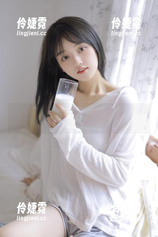 模范学院 - 免费下载糯美子Mini最新圣诞写真，感受她带来的温暖和欢乐！-伶婕霓