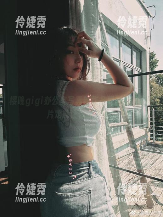 樱晚gigi办公室写真新作品更新，绝美图片定能让你心动不已-伶婕霓