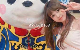 和春天有个约会：河豚抚子的写真下载分享，春日浪漫满满！