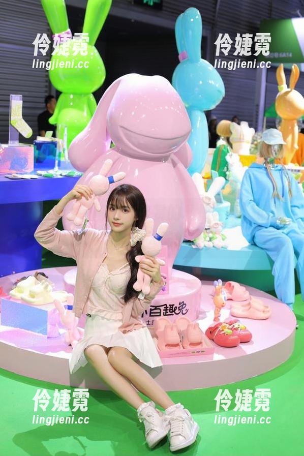“泥泥汝”等你来欣赏的私拍合集，记录每个动人的瞬间-伶婕霓