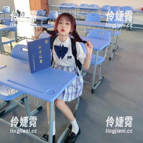 激萌文化 - 从容优雅，周闻球球连衣裙美图的图集体验-伶婕霓