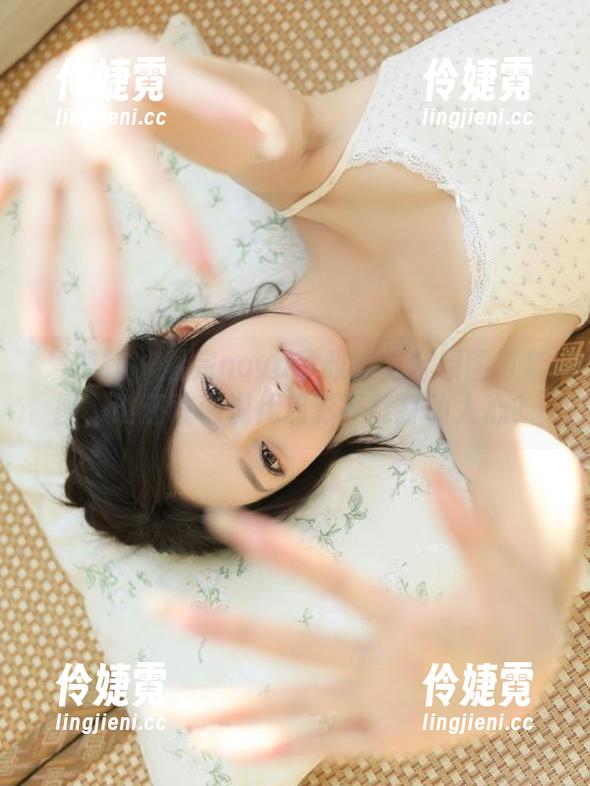 爱蜜社 - 看完nova李雅的天台原图与套图，谁还敢说现代摄影不能打动人心？-伶婕霓