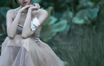 爱蜜社 - 从杨紫嫣少女全套写真中获取灵感，每一张图片都是青春的见证！