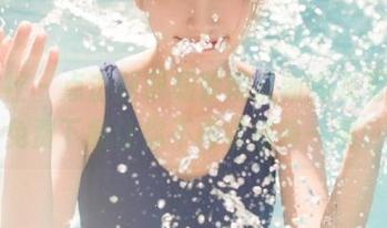 爱蜜社 - 点击获取杨紫嫣最新内衣写真，免费下载让你不再错过每一瞬！