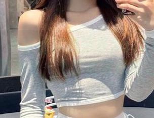 爱蜜社 - 不容错过的莎莎Sasa毛衣写真，全面免费，为你呈现风格之美！