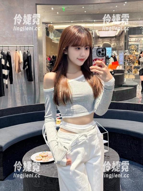 爱蜜社 - 不容错过的莎莎Sasa毛衣写真，全面免费，为你呈现风格之美！-伶婕霓
