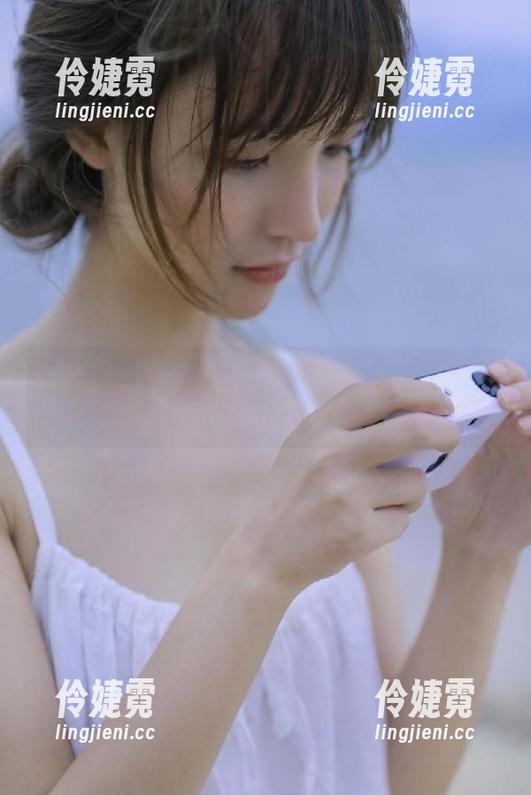 爱蜜社 - 享受萌奈子运动风格的私拍原图，感受每一帧的活力与热情-伶婕霓