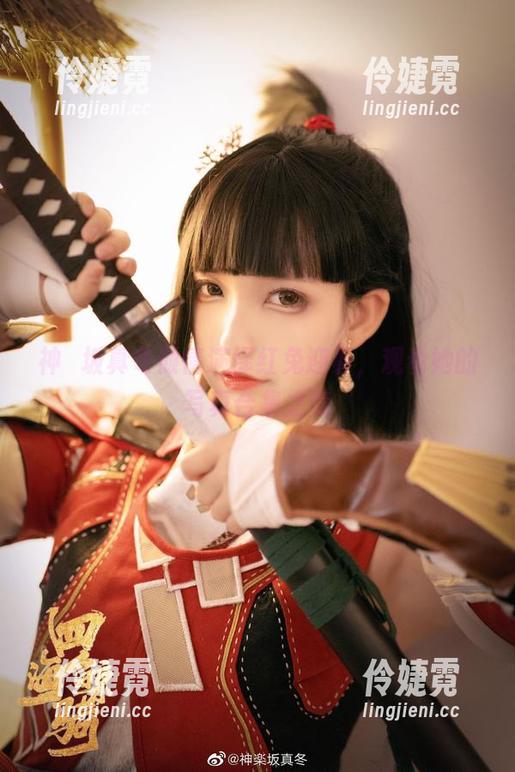 神楽坂真冬倾情演绎红兔迎春，观看她的写真合集之美-伶婕霓