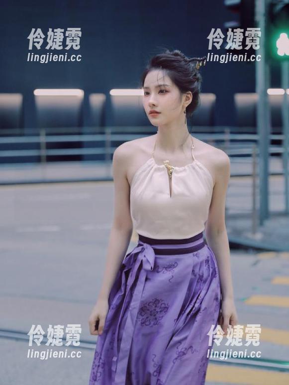 秀人网 - Cheryl青树与妹妹的私房写真：在光影中捕捉青春的瞬间-伶婕霓