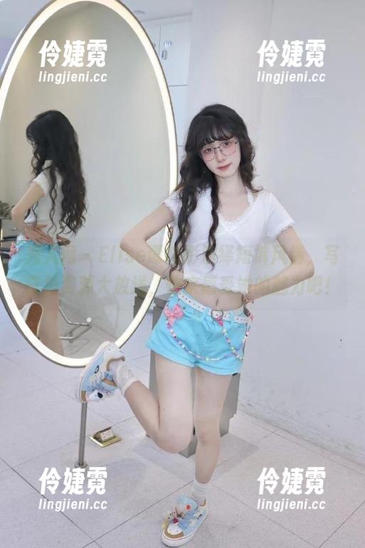 秀人网 - Elise谭晓彤演绎短裤风情，写真集资源大放送，快来感受她的魅力吧！-伶婕霓